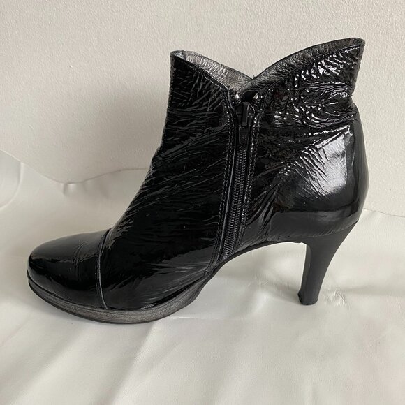 Un Tour En Ville Black Patent Leather Heeled Ankle Boots 8.5 - Picture 8 of 13